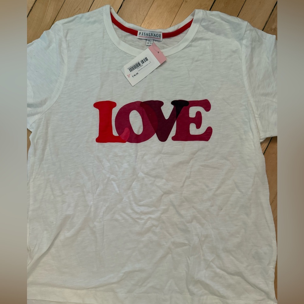 PJ SALVAGE LOVE White Graphic T- Shirt Red & Burgundy lettering size XL NWT